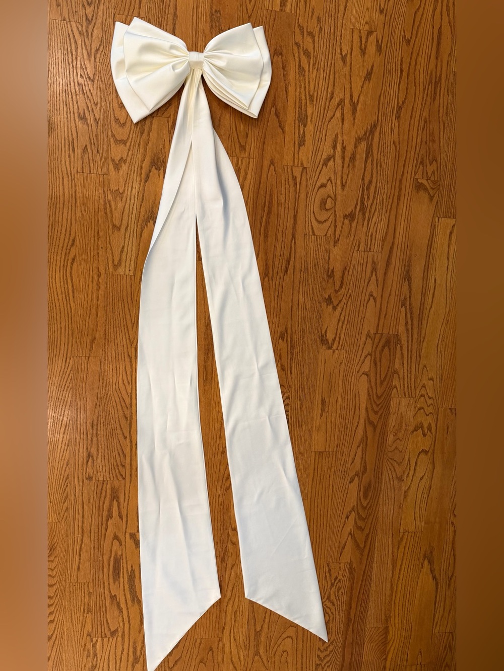Attachable wedding dress bow